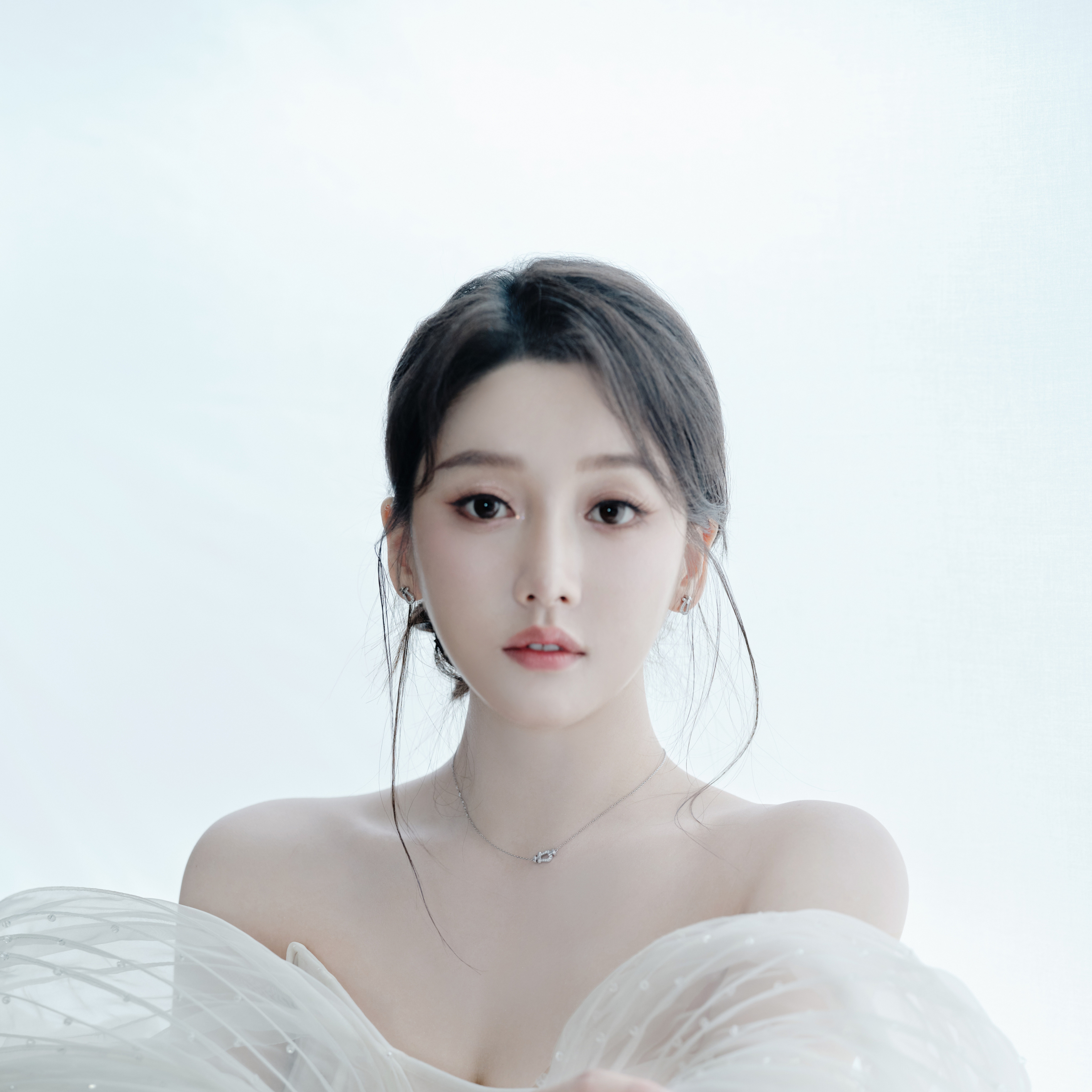 姜贞羽