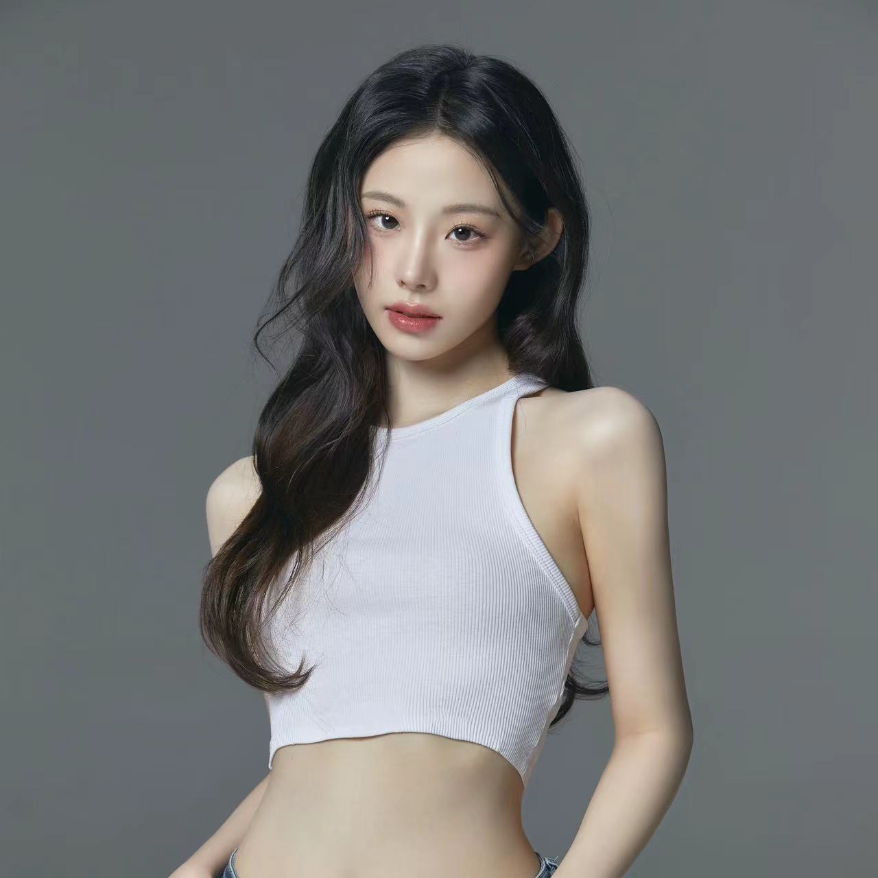 董颜